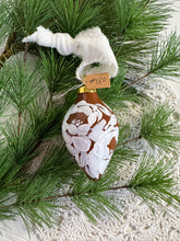 Load image into Gallery viewer, 2024 Keepsake Christmas Ornament #180
